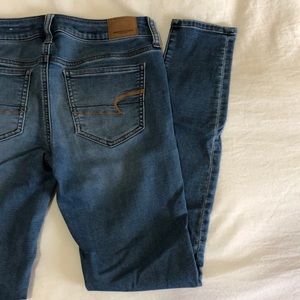 American Eagle size 6 long jeans